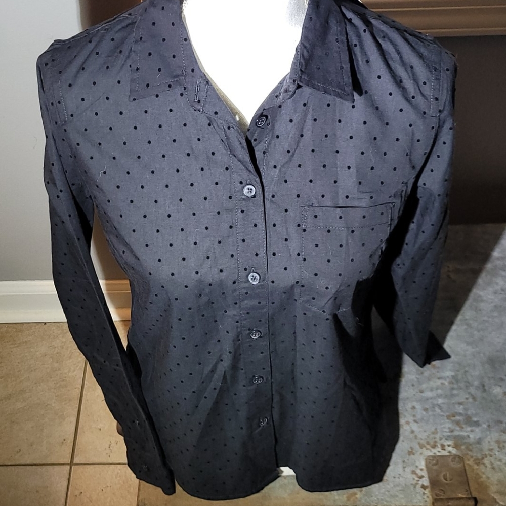 Women' Banana Republic black long sleeve with dots